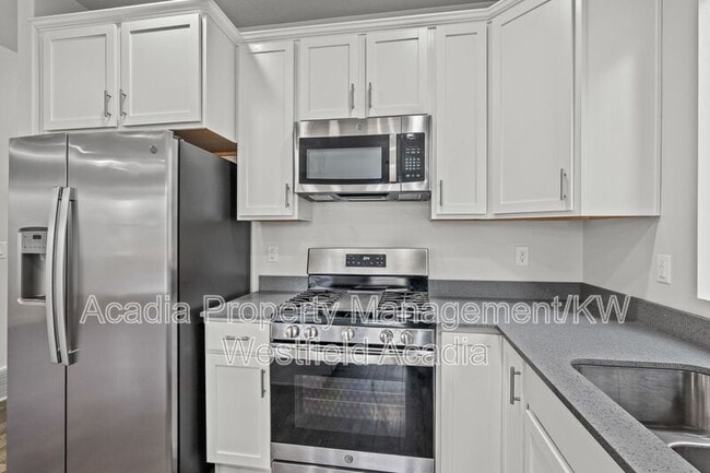 Building Photo - 298 Old Farm Ln