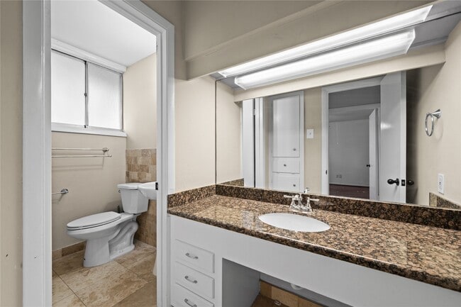 Building Photo - 5123 Del Monte Dr