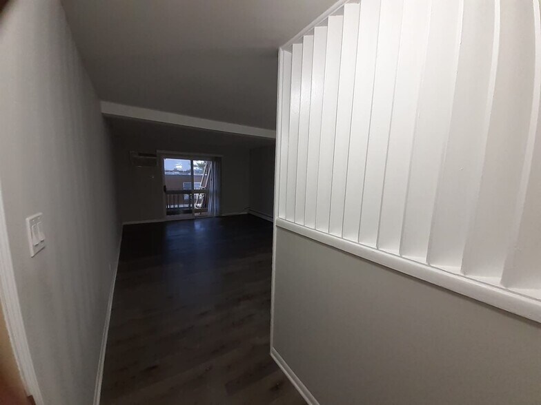 Building Photo - 1165 Meadow Ln