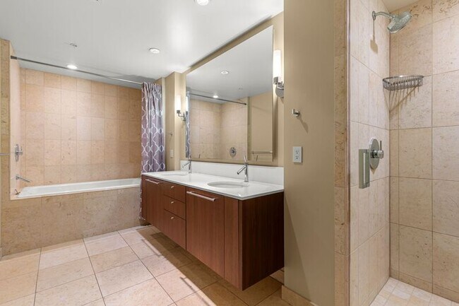 Building Photo - 311 NW 12th Ave