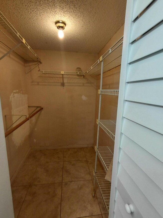 Building Photo - 6850 Royal Palm Blvd