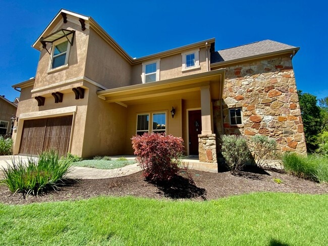 Building Photo - 3 Bedroom 2.5 Bathroom Detached Condo in South Austin!!