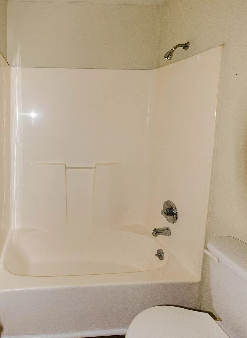 Building Photo - 111 Langford Ct