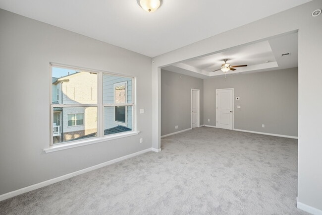 Building Photo - 318 Commons Ave