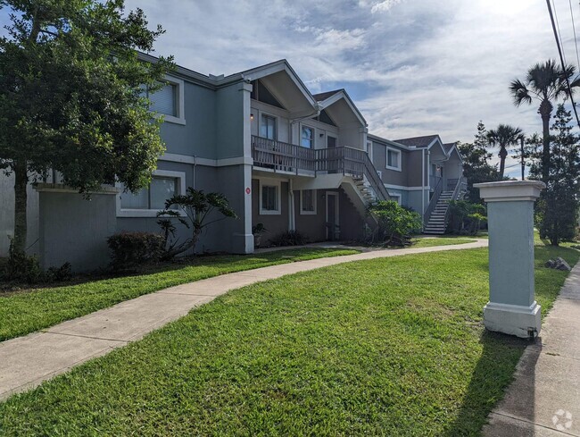 Building Photo - Cedar Creek Villas