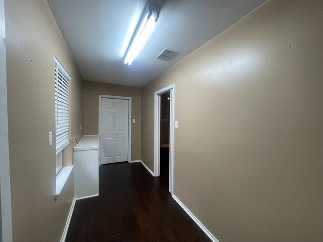 Building Photo - Lovely home in Broadmoor Terrace Subdivisi...