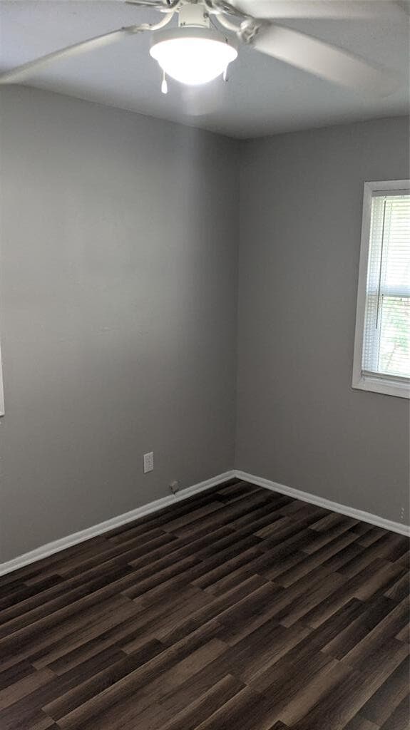 Building Photo - 204 3rd St