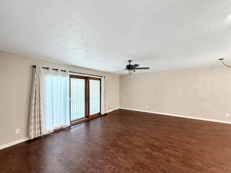 Building Photo - 2303 N Main Ct