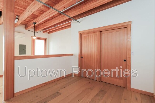 Building Photo - 1515 N Rosa Parks Way