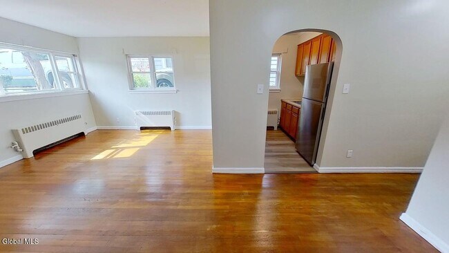 Building Photo - 31 Parkwood St