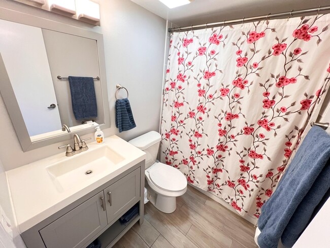 Building Photo - 513 Seaport Blvd