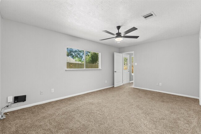 Building Photo - 2826 Wood Hollow Dr