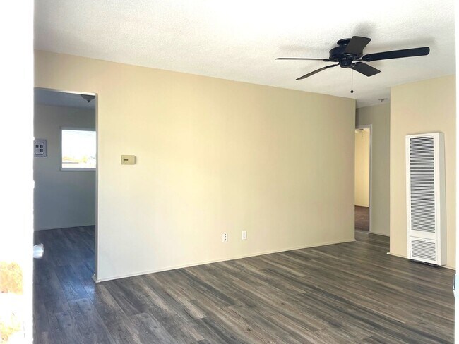 Building Photo - 386