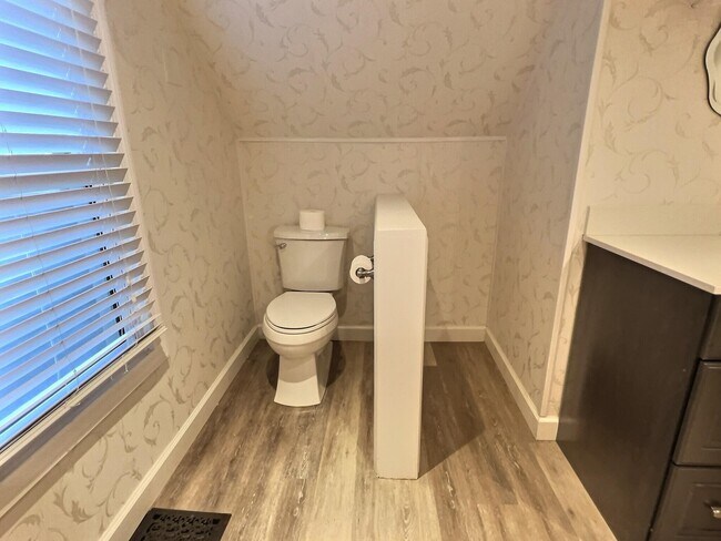 Building Photo - 339 Charleston St SE