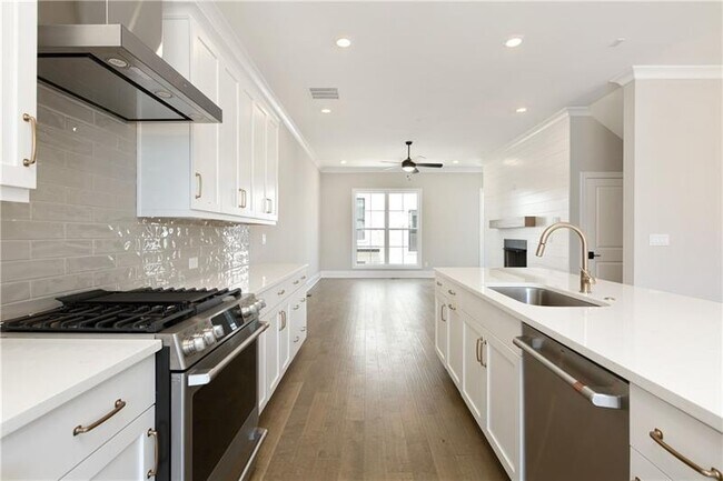 Building Photo - 439 Burton Dr