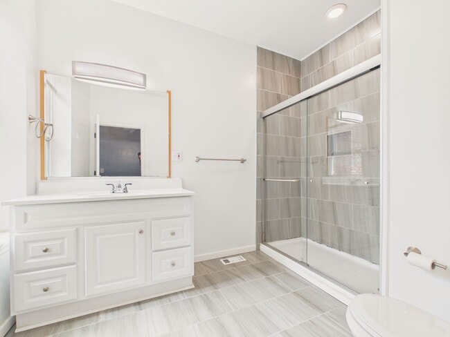 Building Photo - Newly Renovated 4 Bedroom Single Family Home