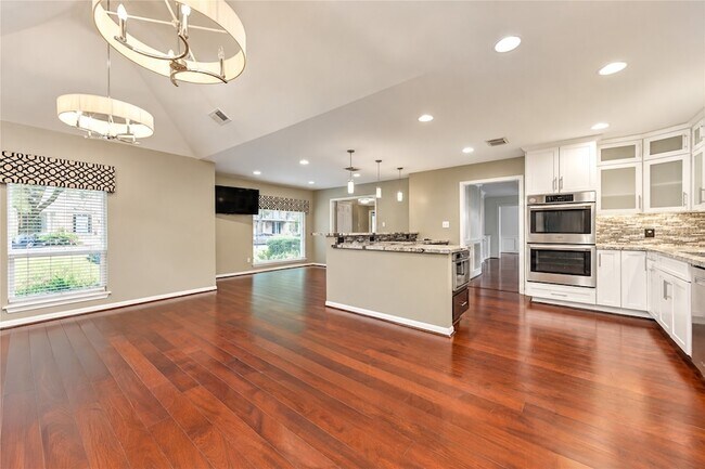 Building Photo - 15739 Fleetwood Oaks Dr