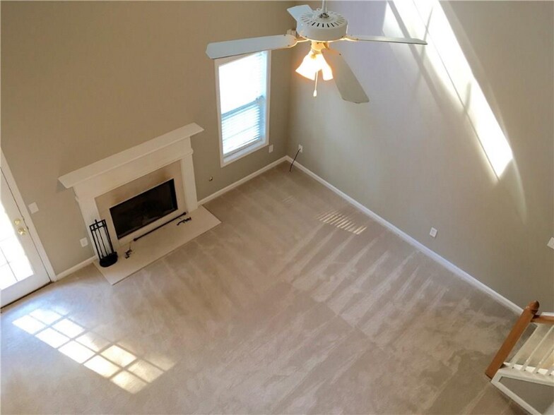 Building Photo - 233 Hunt Creek Dr