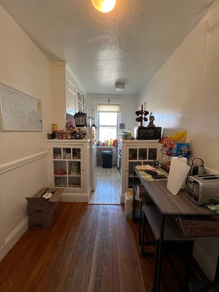 Building Photo - 11 James St