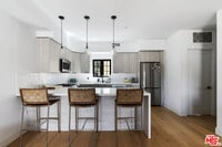 Building Photo - 738 Parkman Ave