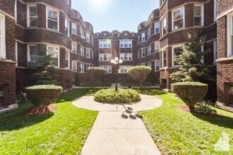 Building Photo - 1 bedroom in Chicago IL 60657
