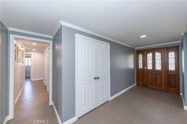 Building Photo - 4661 Woodhaven Dr