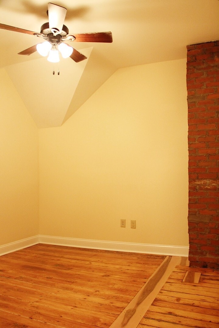 Building Photo - 162 North St