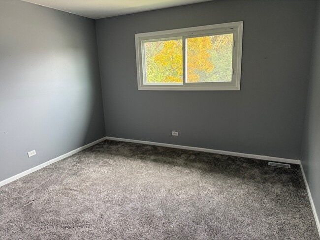 Building Photo - 34114 N White Oak Ln