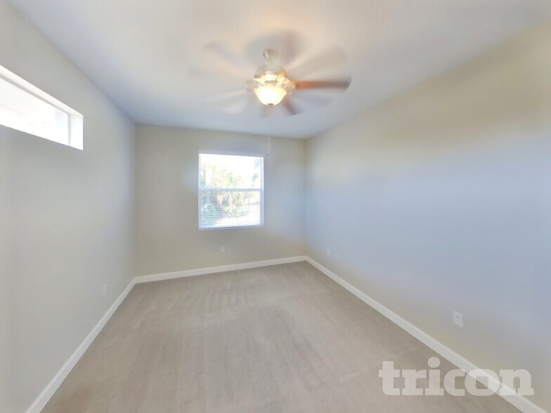 Building Photo - 9208 64th Ct E