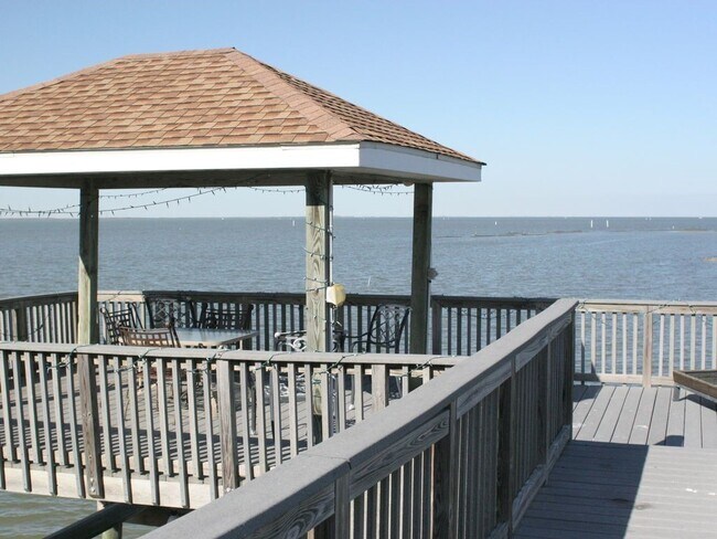 Primary Photo - 3722 Laguna Dr