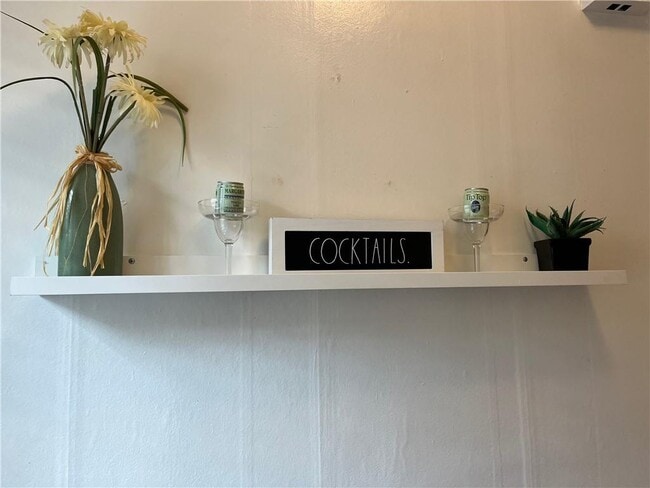 Building Photo - 1168 Orme Cir NE