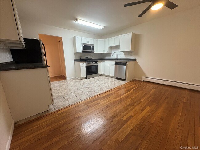 Building Photo - 100 Dowd St