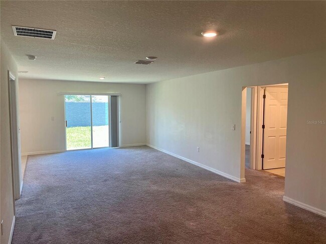 Building Photo - 348 Towns Cir