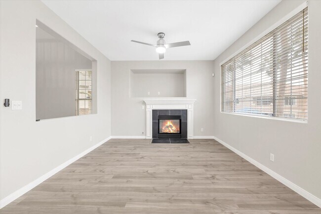 Building Photo - Summerlin Location
