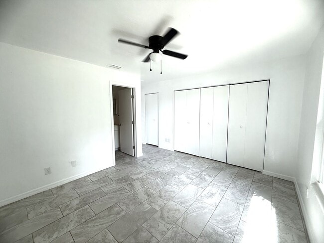 Building Photo - 2621 Nightshade Ln