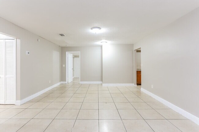 Building Photo - 1181 NW 19th St