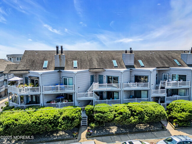 Building Photo - 621 Ocean Ave N