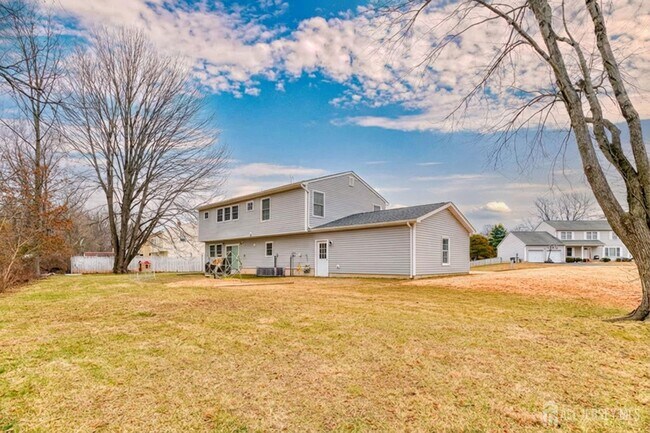 Building Photo - 30 Clara Dr