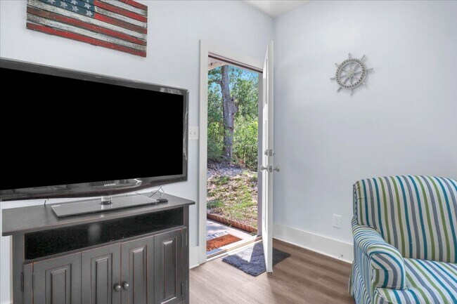Building Photo - 302 Deer Trail