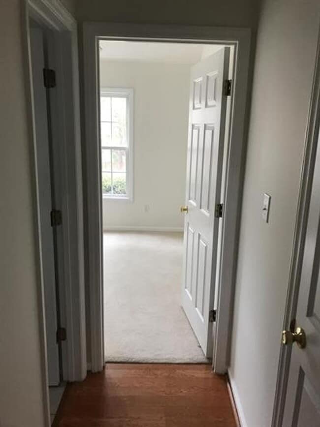 Building Photo - Carolina Lakes!!