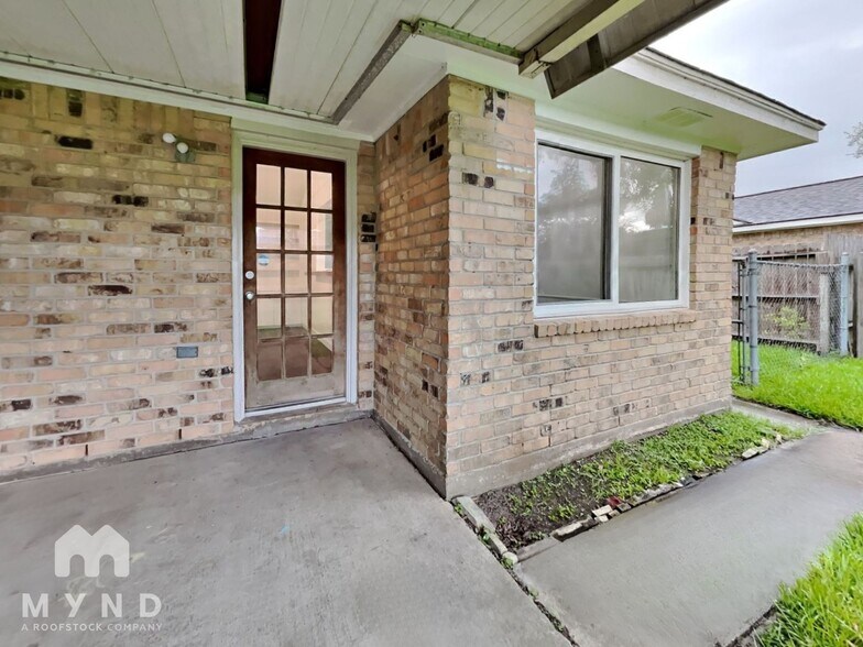Building Photo - 2705 Laurel Creek Way