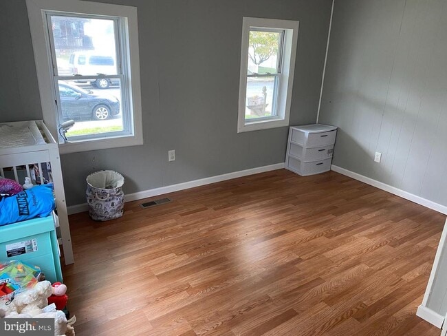 Building Photo - 359 W Main St