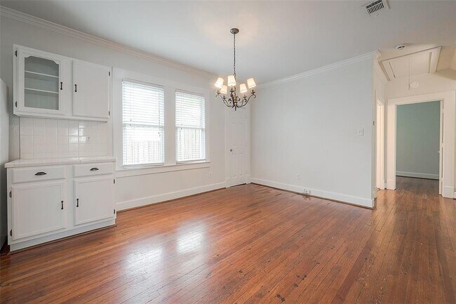 Building Photo - 701 Highland St