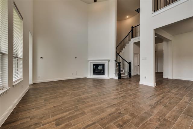 Building Photo - 617 Montrose Dr