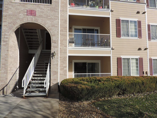 Building Photo - Englewood 2 Bedroom, 2 Bath Condo (Availab...