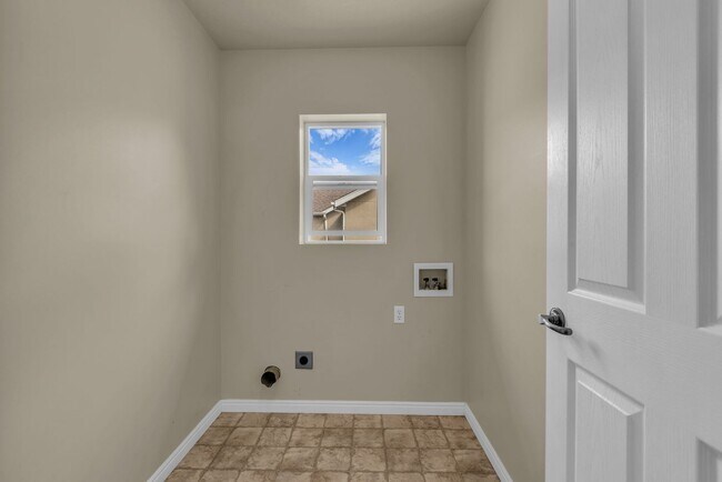 Building Photo - 6169 S 1375 E