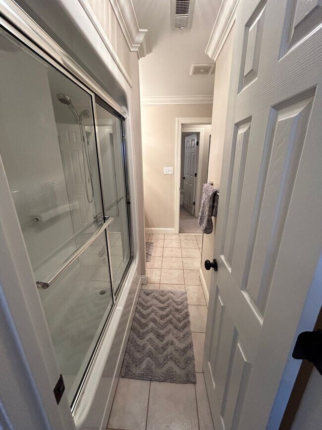 Building Photo - Executive Rental in West Rome $2,595