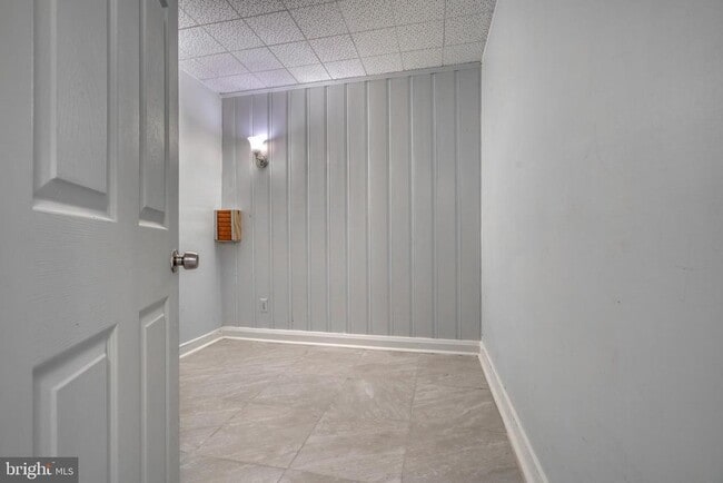 Building Photo - 1207 SAINT ANDREWS Way