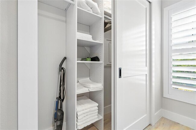 Building Photo - 1234 15th St