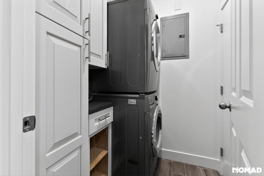 Building Photo - 912 N Clarkson St